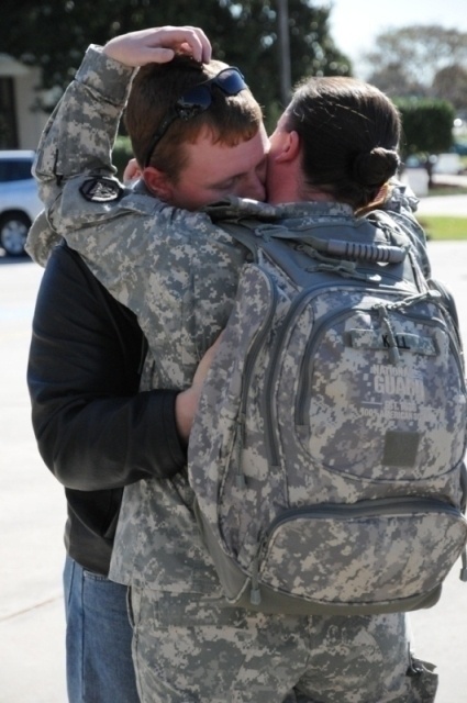 Families bid farewell to Louisiana Guardsmen