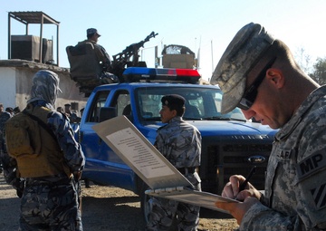 Fighting Crime: USD-C Soldiers teach IPs 1st response techniques