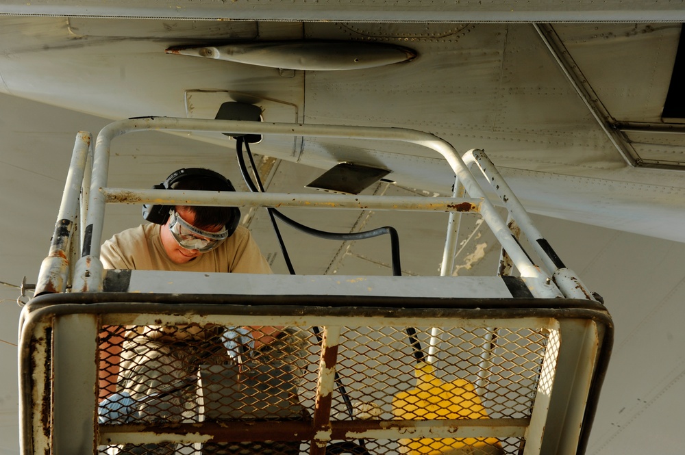 KC-10 Maintenance