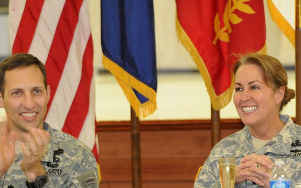 Akin speaks at UofL ROTC Dining In