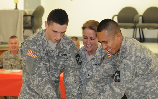 Akin speaks at UofL ROTC Dining In