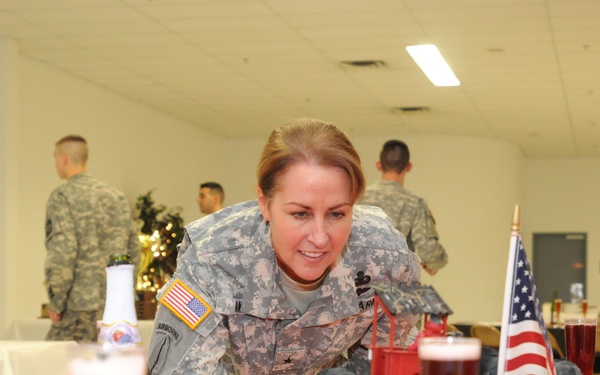 Akin speaks at UofL ROTC Dining In