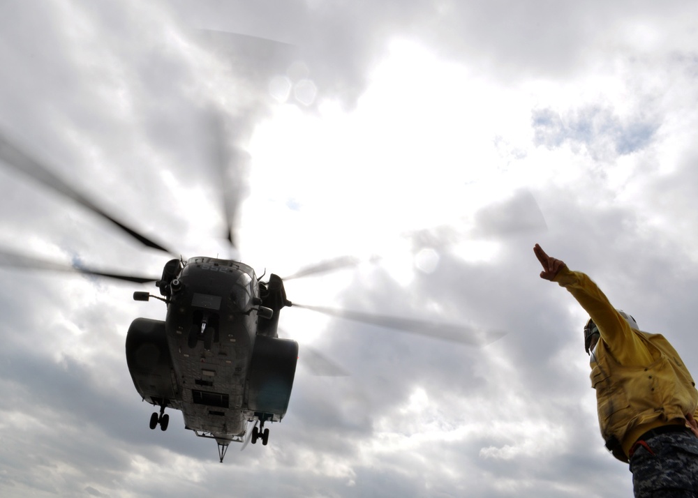 Helicopter lands on USS Denver