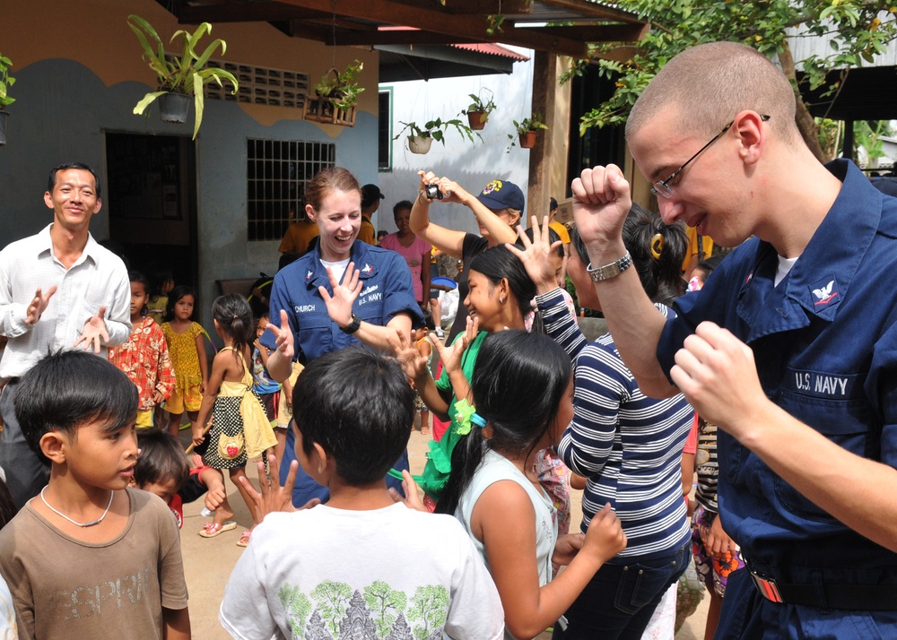 USS Mustin in Cambodia