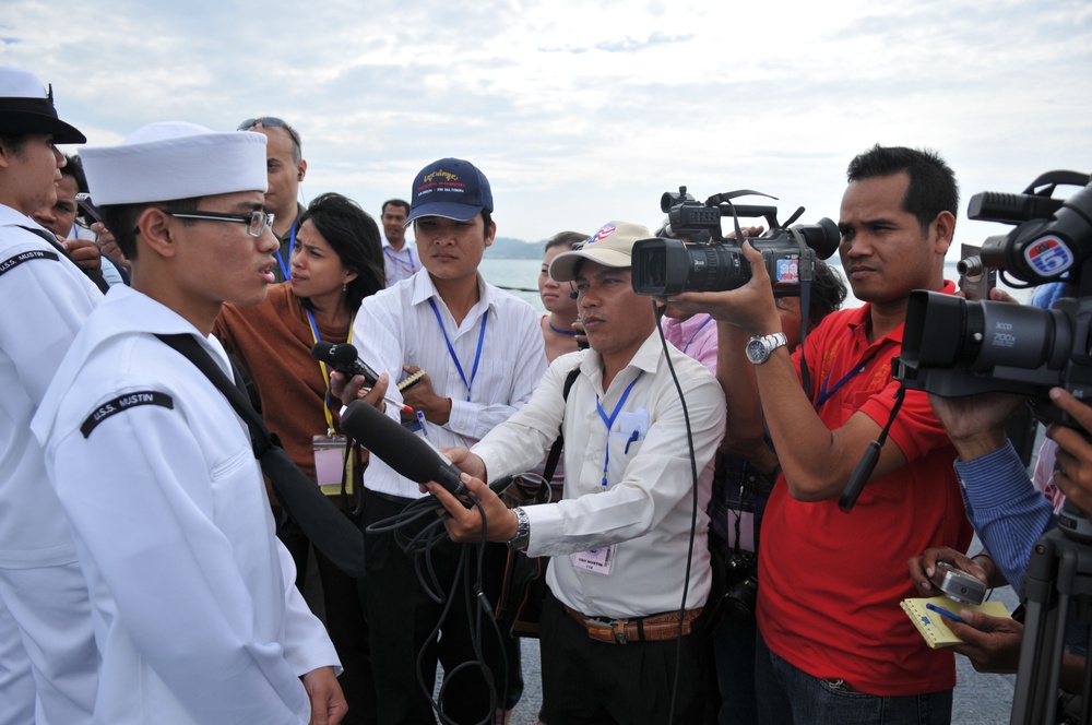 USS Mustin in Cambodia