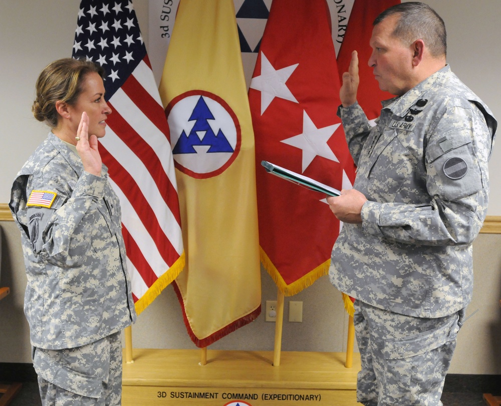 Army Forces Commander visits 3rd ESC