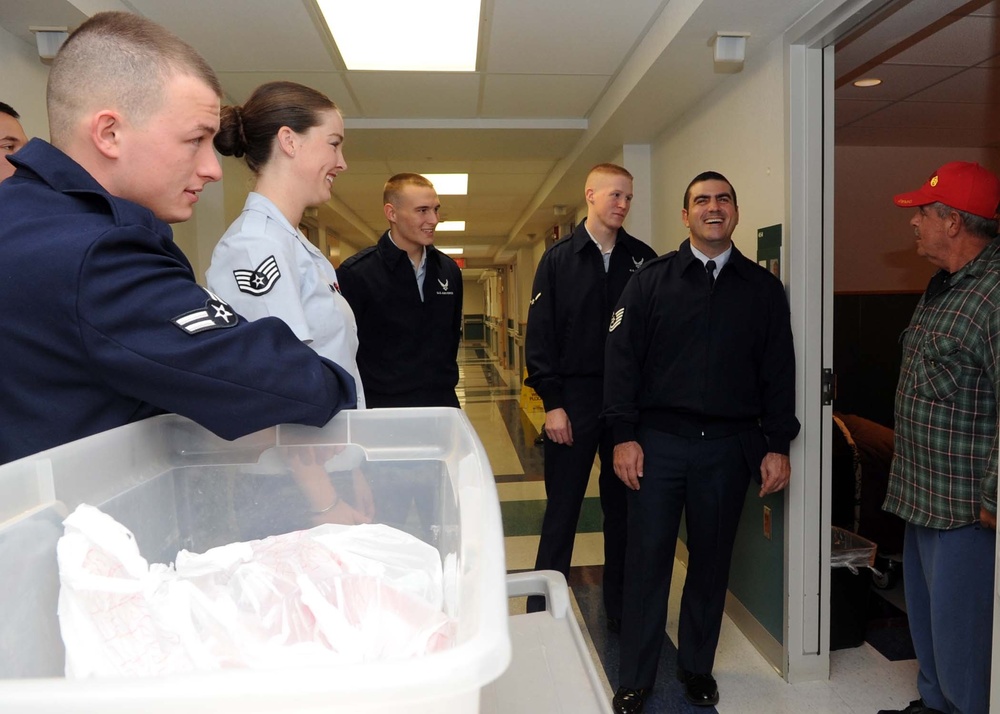 Altus AFSA chapter visits disabled vets