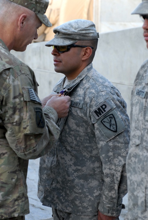 Soldiers receive Purple Heart