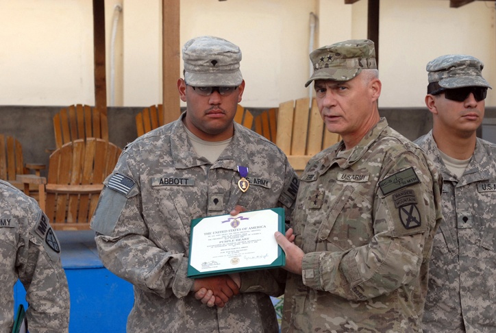 Soldiers receive Purple Heart