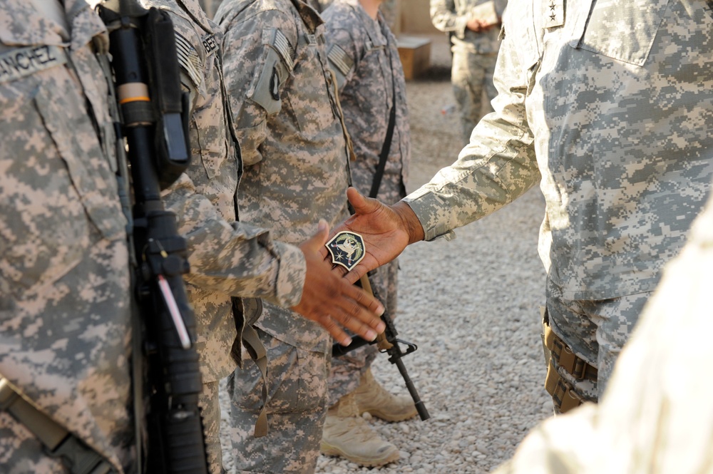 Gen. Austin at FOB Warhorse