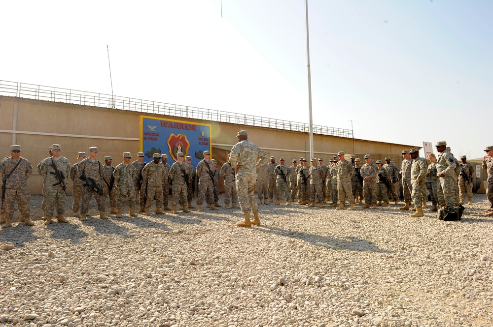 Gen. Austin at FOB Warhorse