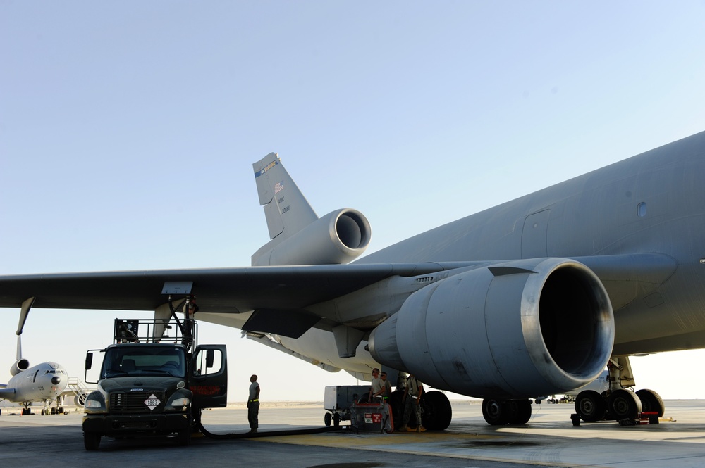 KC-10 Extender Defueling