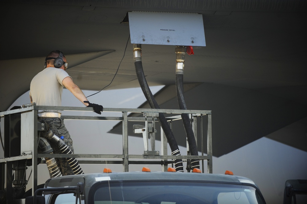 KC-10 Extender Defueling