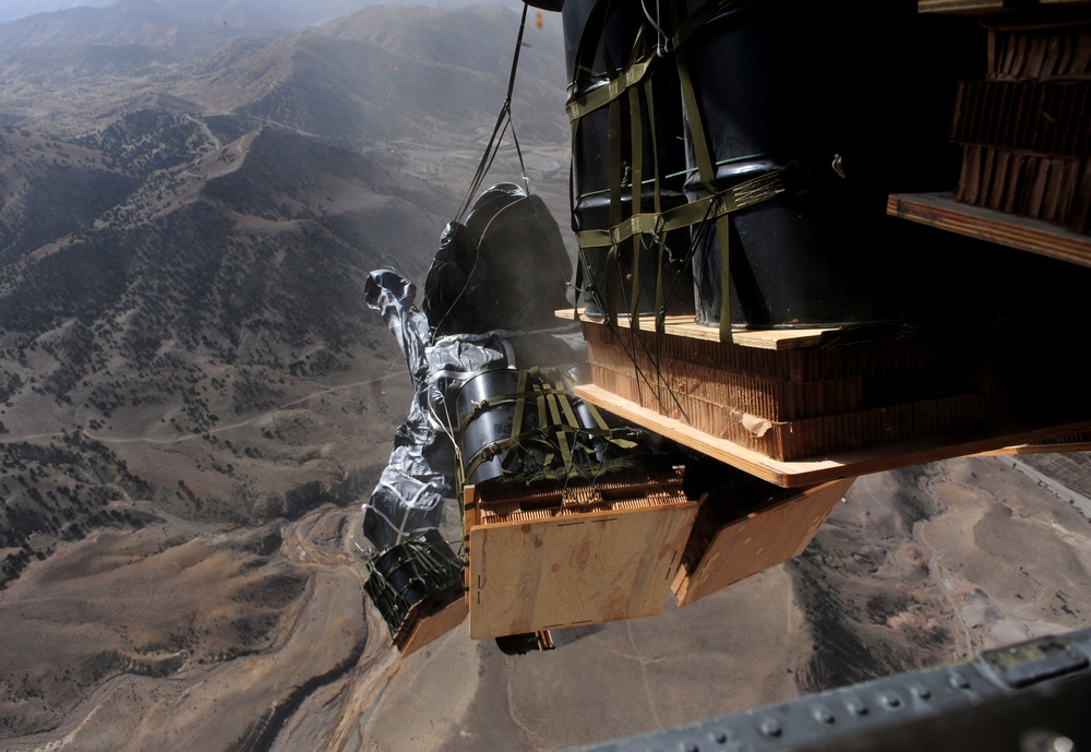 C-17 Globemaster III Air Drop