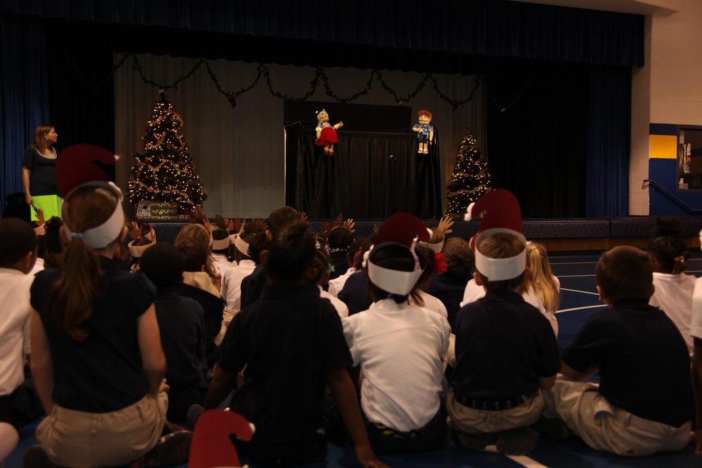 Havelock Elementary students send Christmas cheer to deployed Cherry Point Marines