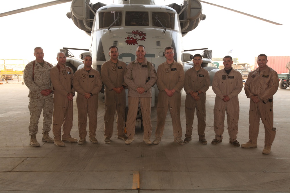 CH-53D crewmen earn combat aircrew wings