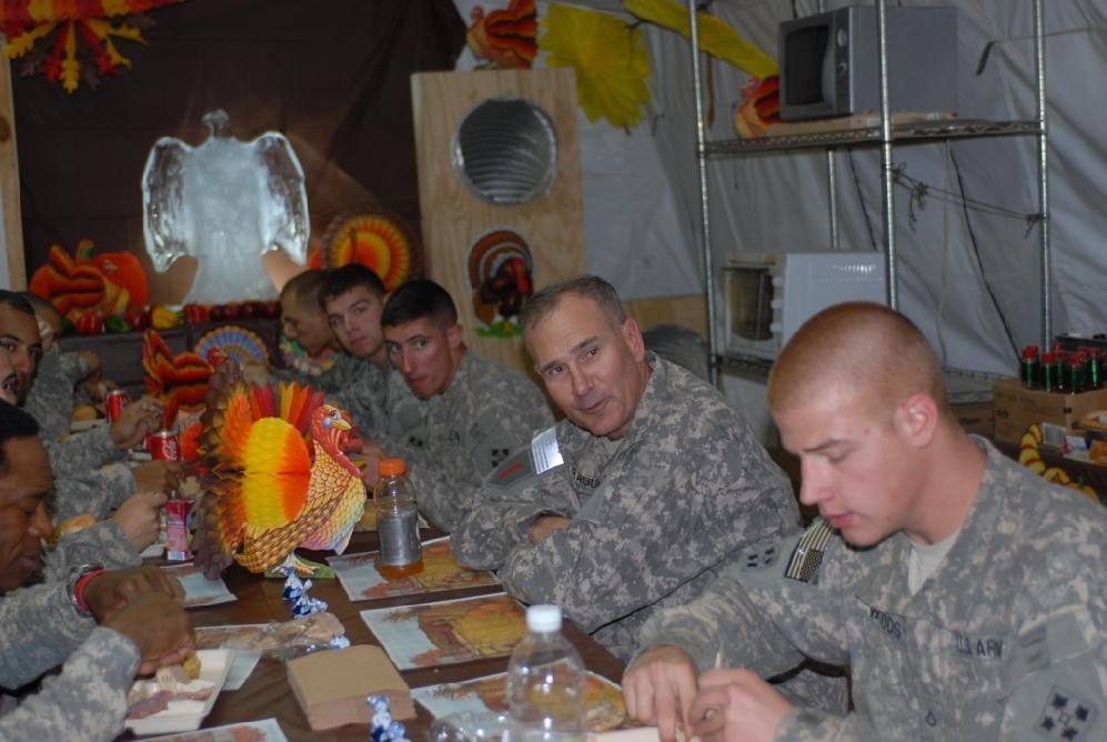 Soldiers spend Thanksgiving with extended family