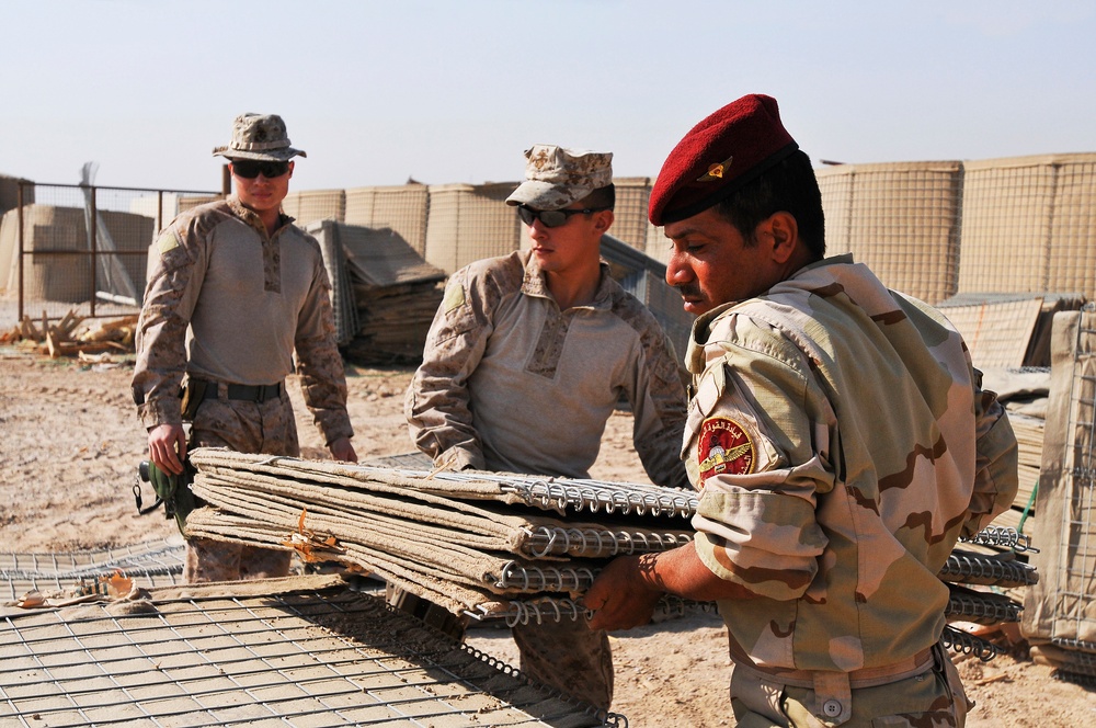 US, Iraqi Marines conduct logistical operations