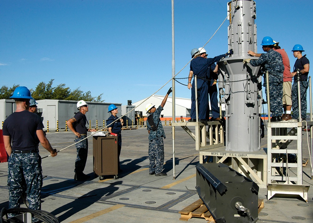 Sailors train for ammunition loading