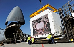 Nobel Prize winner visits Air Mobility Command; says 'thank you' for recent support