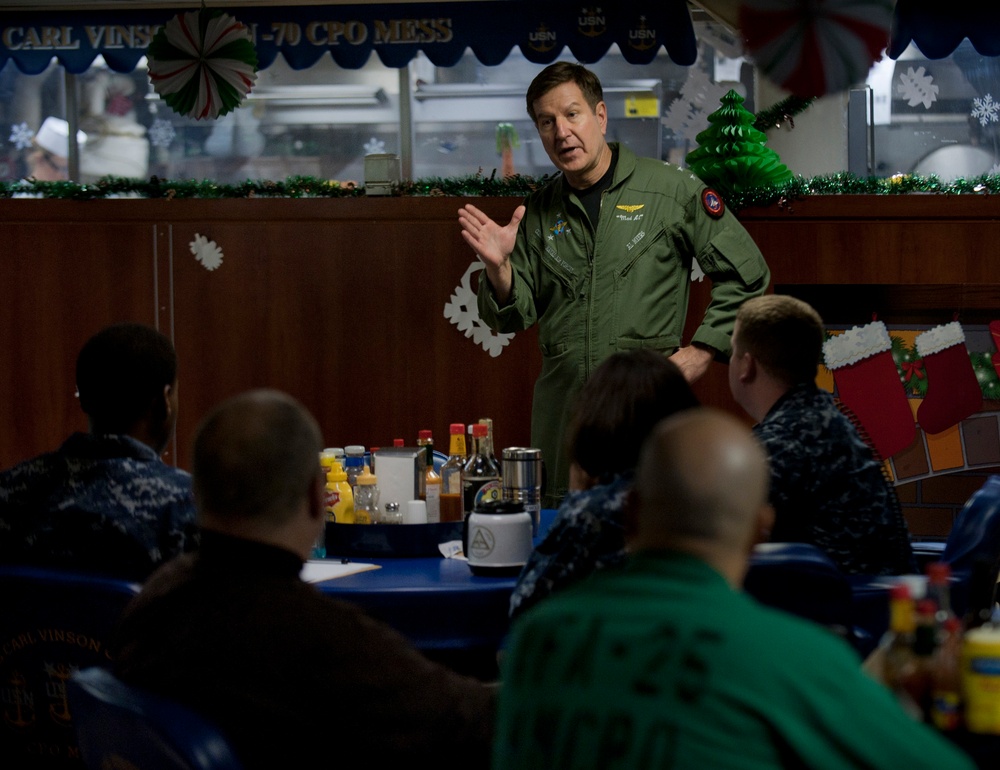 Naval Air Forces commander visits Carl Vinson