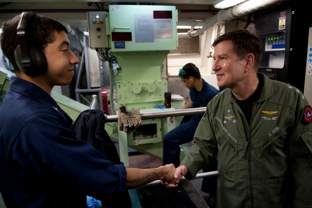 Naval Air Forces commander visits Carl Vinson