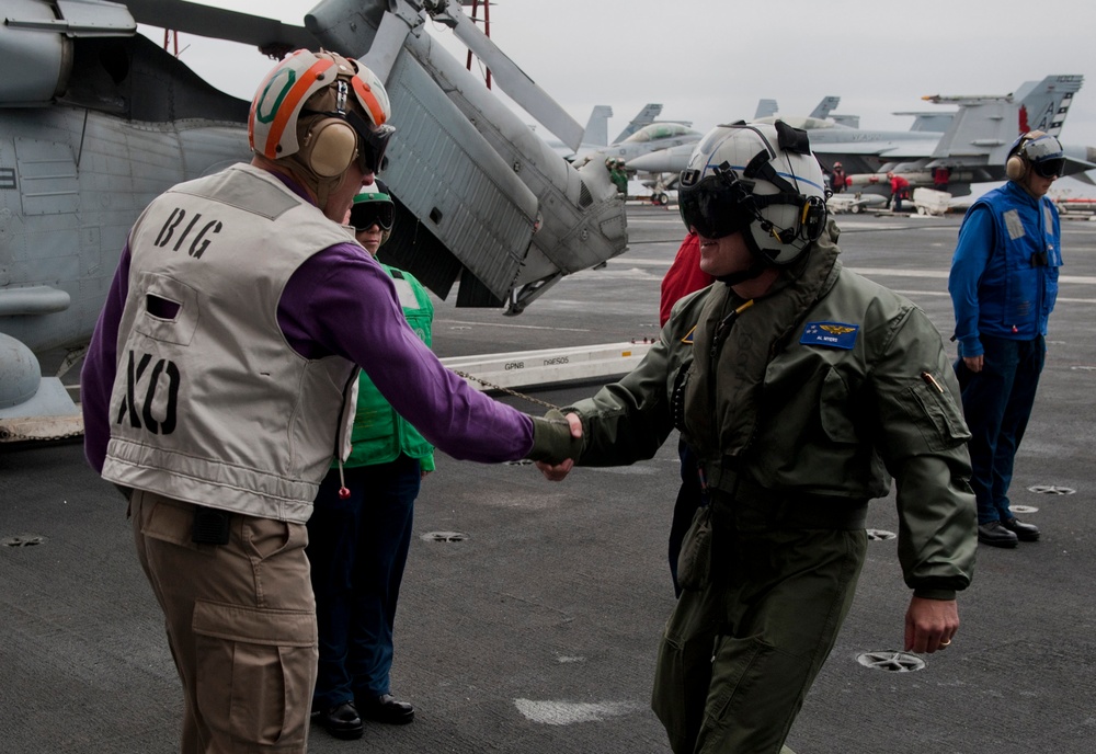 Naval Air Forces commander visits Carl Vinson