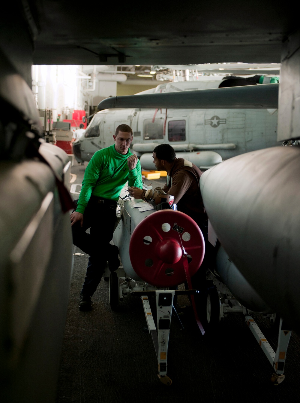 Naval Air Forces commander visits Carl Vinson