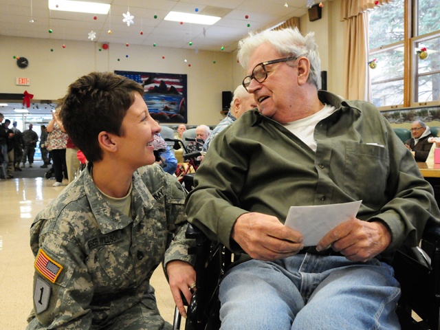 Guardsmen Share Spirit of Holidays with Veterans
