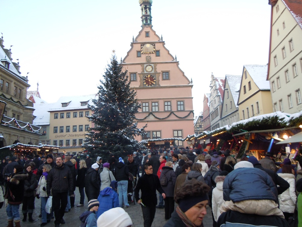 95th MP Bn. FRG takes trip to Rothenburg for Christmas Market