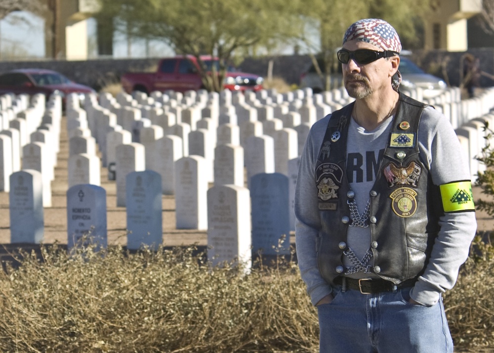 Mourners, volunteers participate locally for Wreaths Across America at Fort Bliss National Cemetery