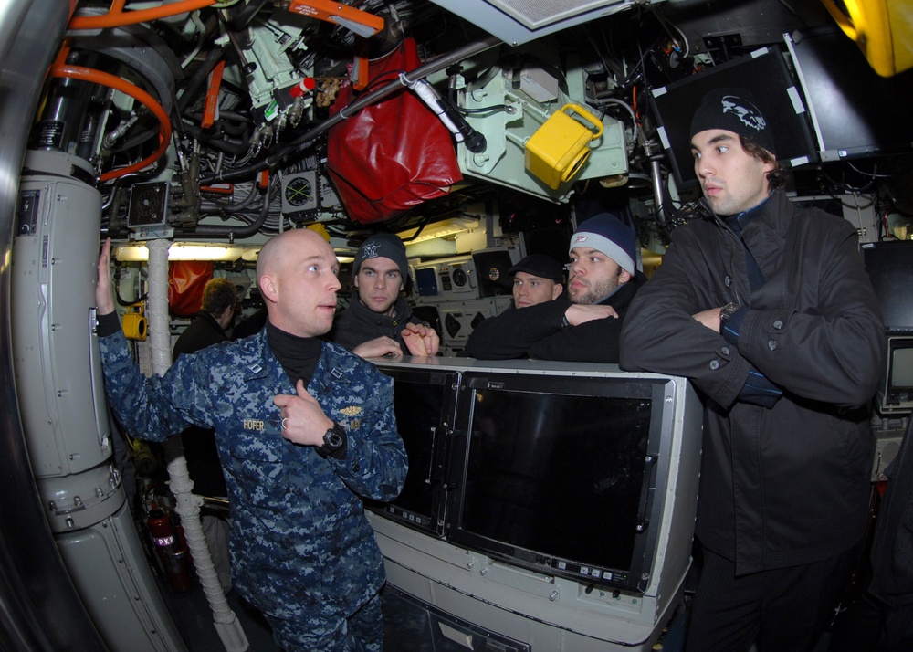 Norfolk Admirals Tour USS Norfolk