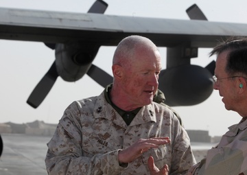 Adm. Mike Mullen visits Camp Leatherneck