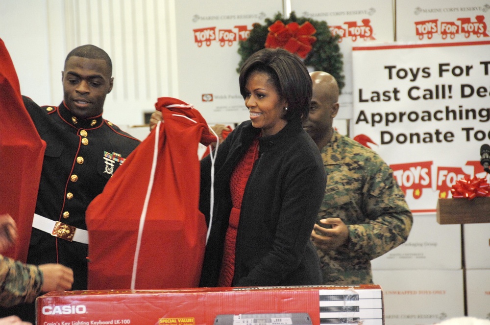 First Lady helps Toys for Tots