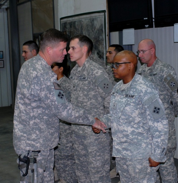 Company B, 3rd STB Soldiers meet with 4th Inf. Div. command team