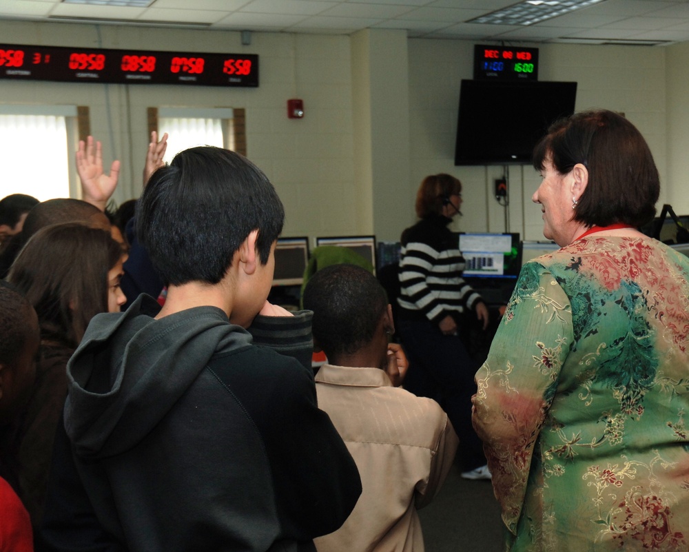 School children Learn about Bragg Law Enforcement