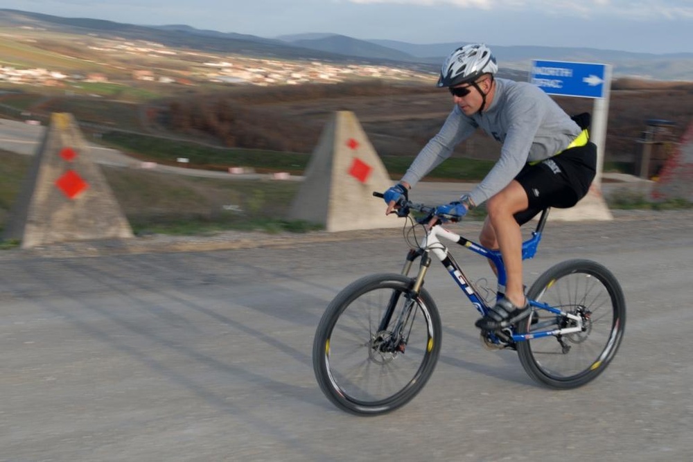 MNBG E Soldier continues triathlon, mountain bike training at Camp Bondsteel