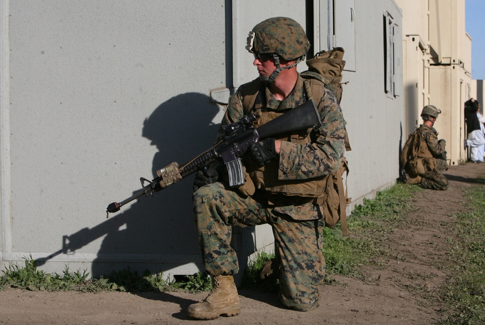 1/5 Marine uses combat experience to train Marines