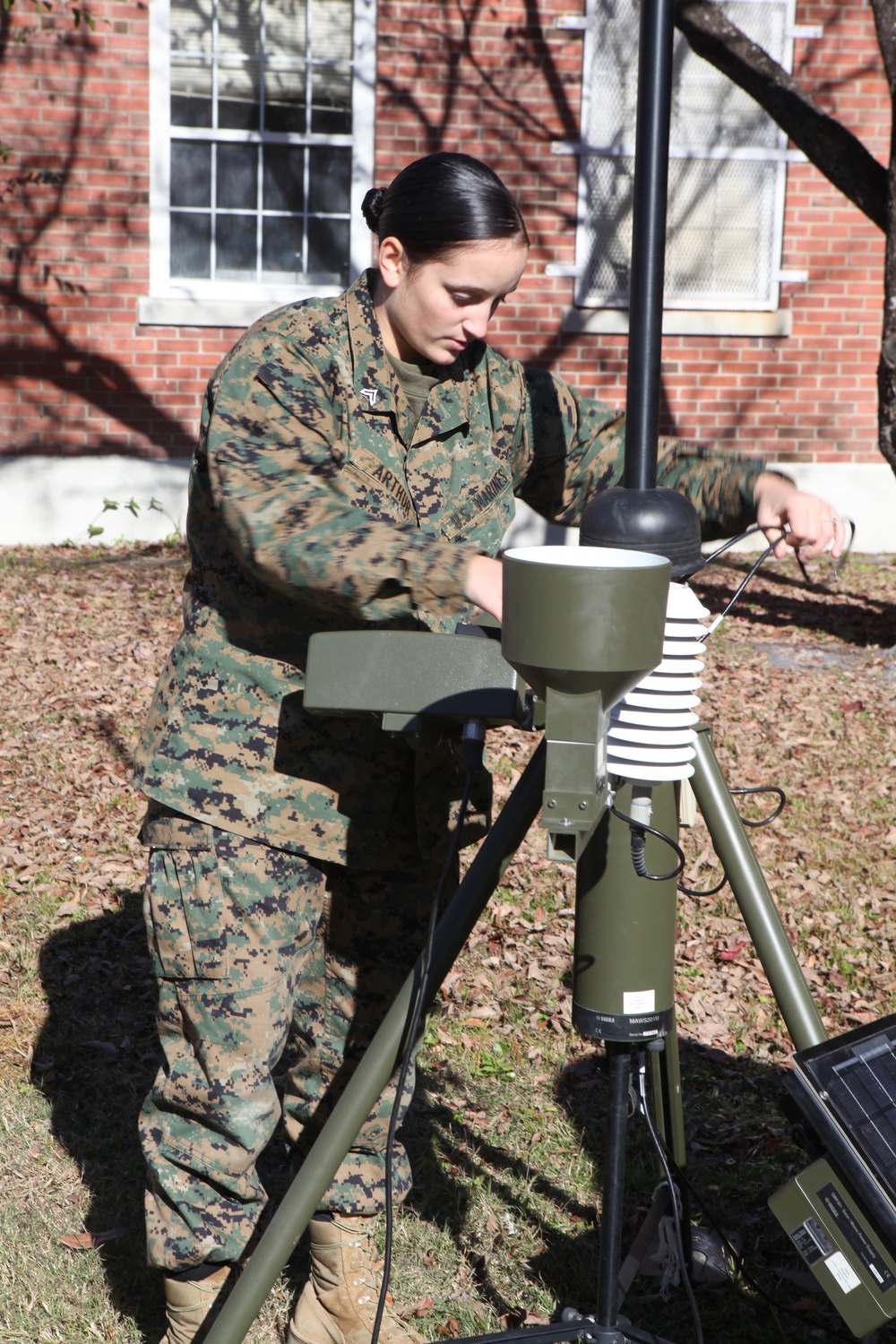 22nd MEU Marines conduct command operations center training