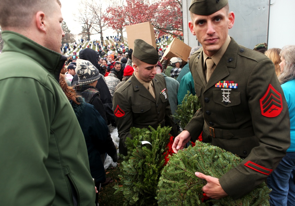 Thousands of service members, families brave cold to help honor fallen heroes