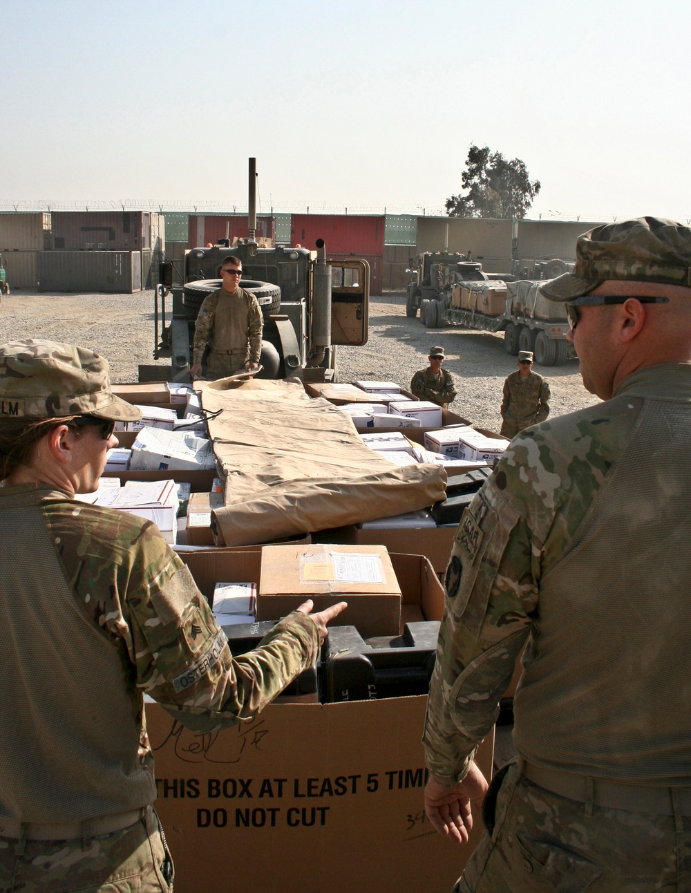 Holiday mail run: Red Bulls Soldiers get last-minute packages