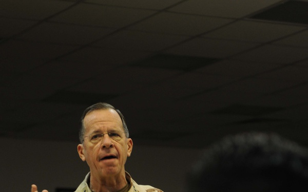 Chairman of Joint Chiefs of Staff visits USD-C Soldiers in Iraq