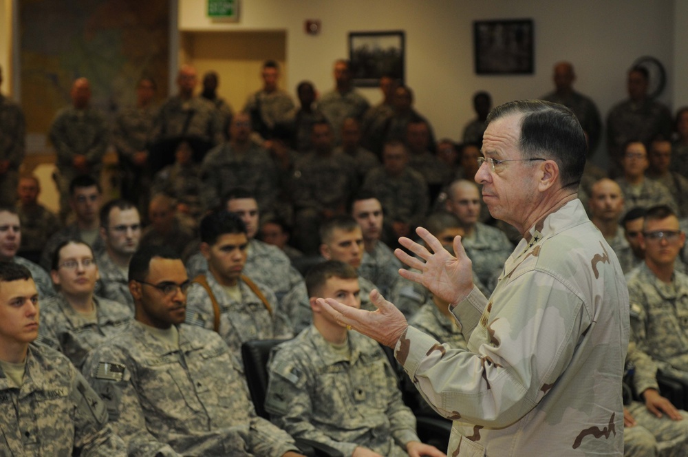 Chairman of Joint Chiefs of Staff visits USD-C Soldiers in Iraq
