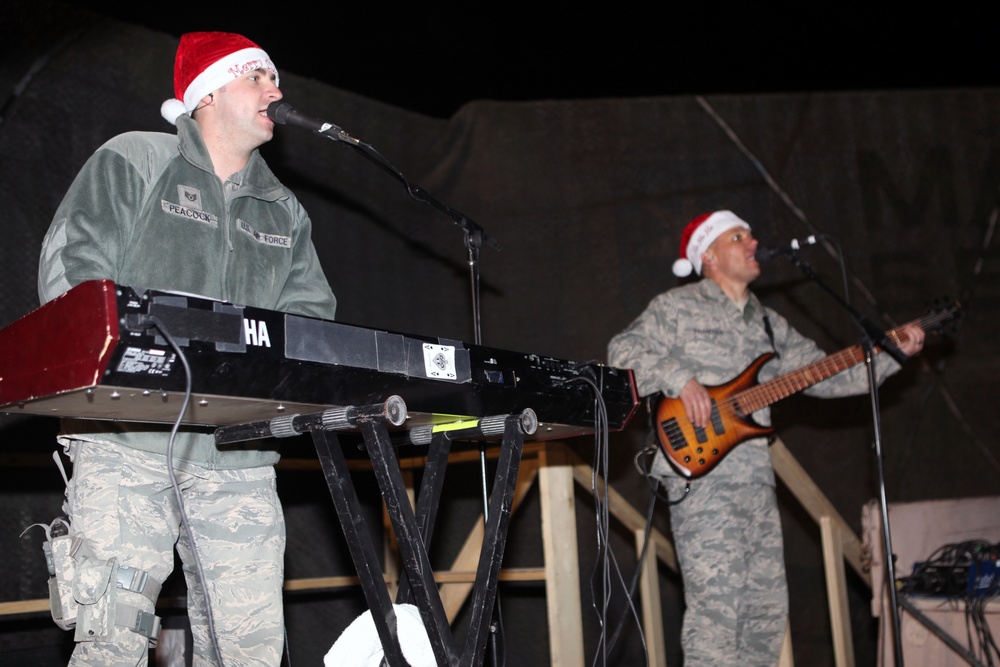 Touch ‘n Go brings holiday cheer to Camp Leatherneck