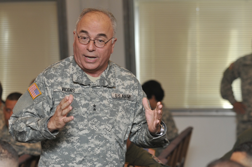 Puerto Rico Army National Guard Maj. Gen. visits JTF Guantanamo