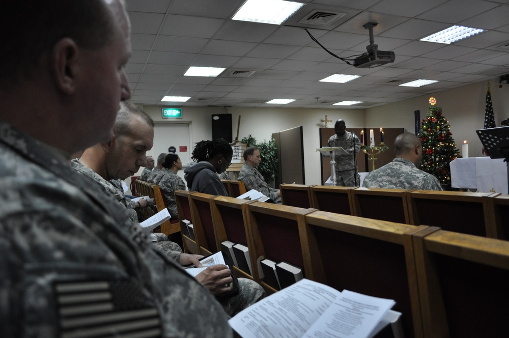 Soldiers unite through Christ