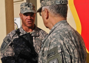Gen. Casey spends Christmas in Iraq with USD-C Soldiers