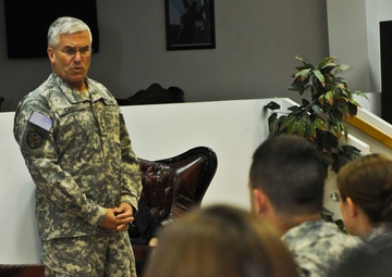 Gen. Casey spends Christmas in Iraq with USD-C Soldiers