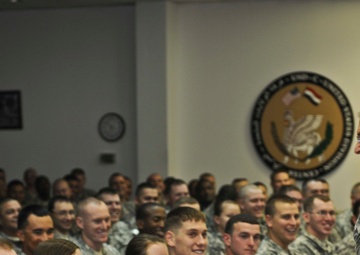 Gen. Casey spends Christmas in Iraq with USD-C Soldiers