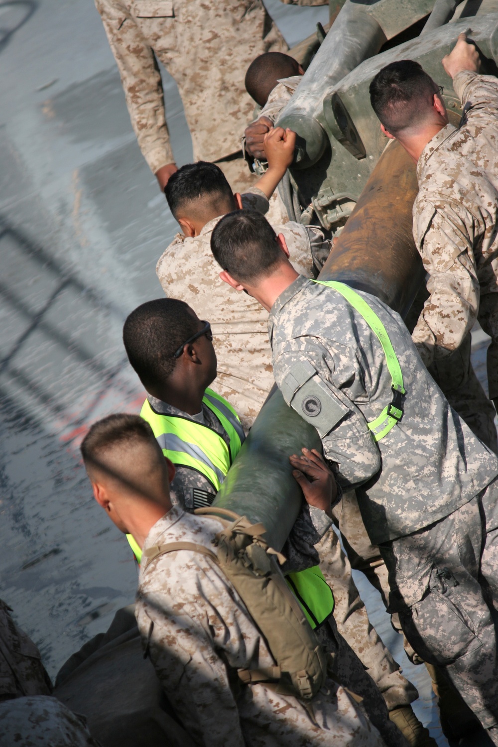 Joint efforts ensure USS Carter Hall lands in time for Christmas